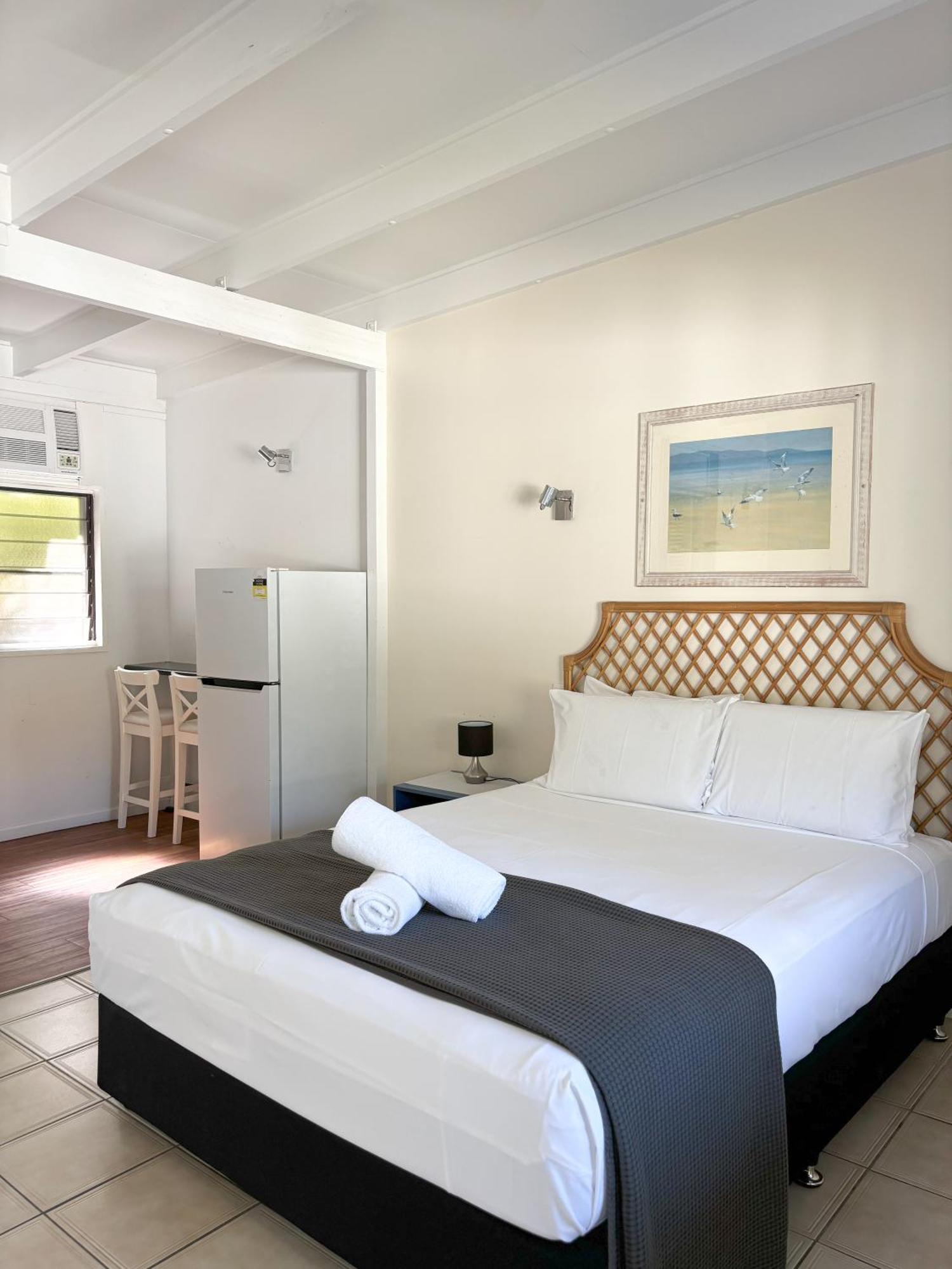 Amaroo On Mandalay, Magnetic Island Hotel Nelly Bay Exterior photo