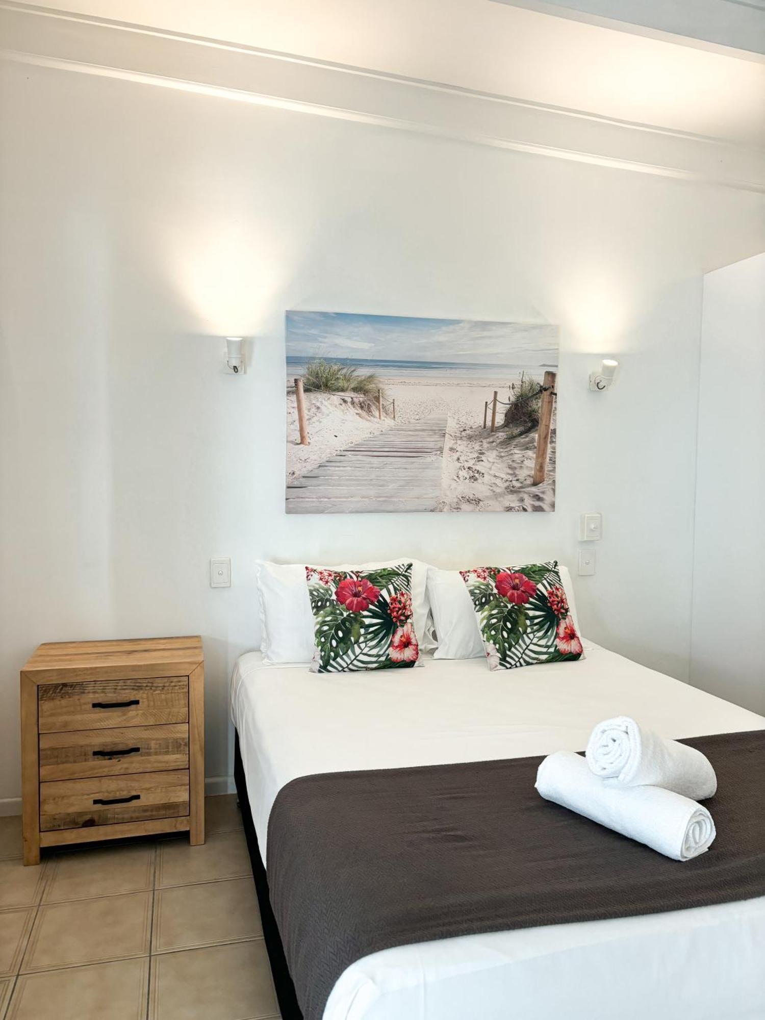 Amaroo On Mandalay, Magnetic Island Hotel Nelly Bay Exterior photo