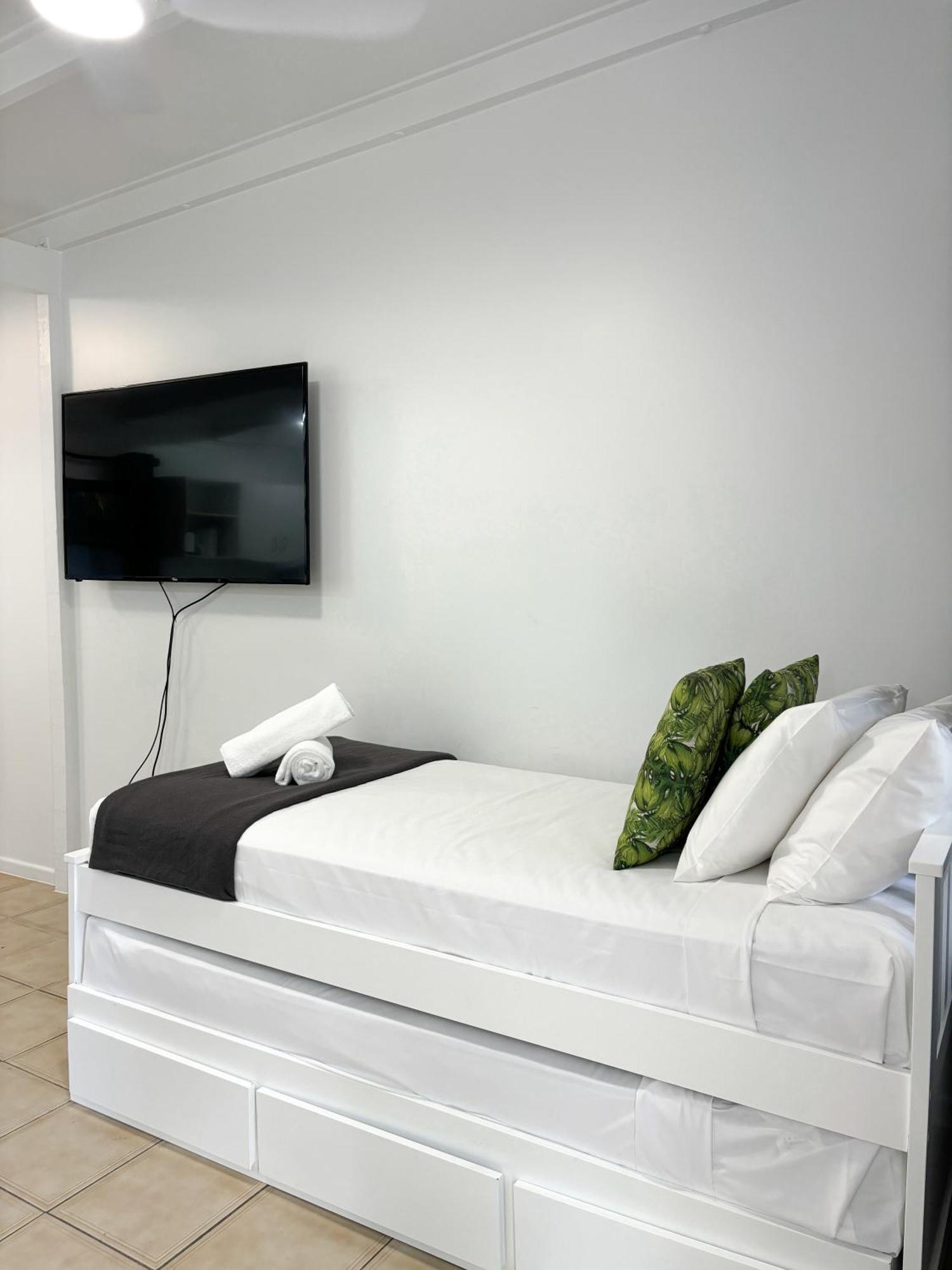 Amaroo On Mandalay, Magnetic Island Hotel Nelly Bay Exterior photo